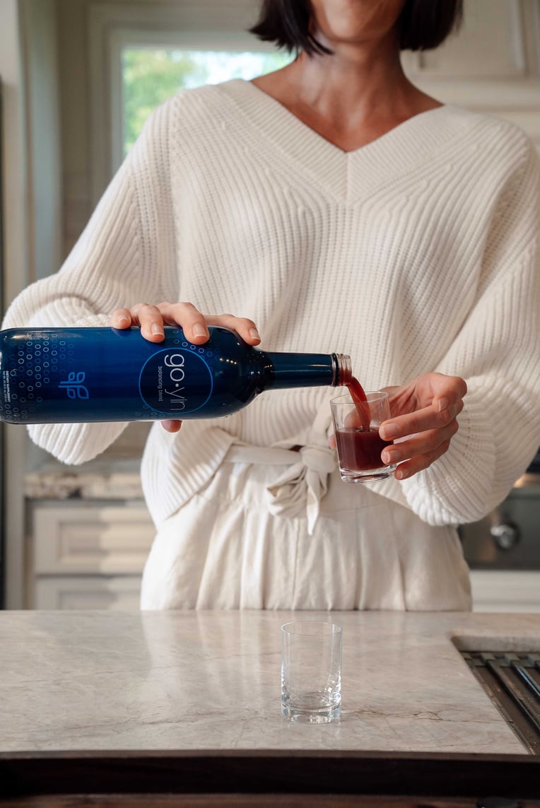 livepure GoYin wellness drink with herbs and fruits, inspired by Traditional Chinese Medicine, supports stress relief and energy. Vegan and vitamin-rich.